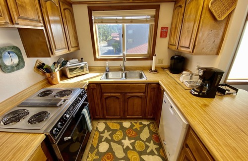 Brookings Condo | Come escape reality and enjoy ocean air and views