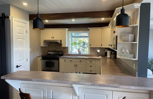 Quinte West Cottage | Come Escape to the Water’s Edge Hideaway!