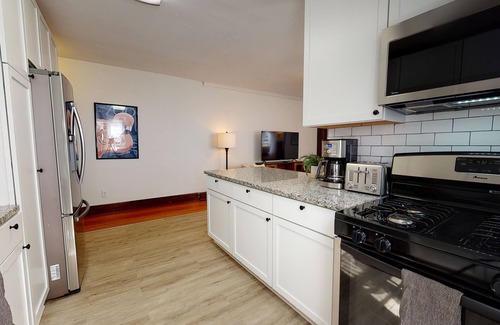 Corryville Apartment | Come Explore @ Zoo Station!