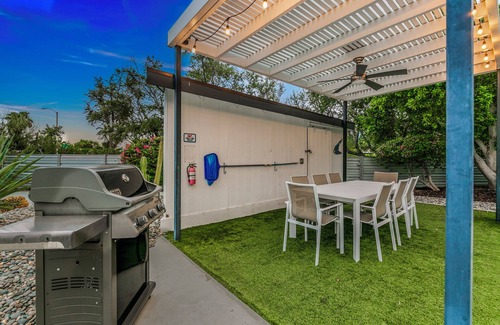 Sunrise Vista Chino House | Come Fly With Me - Palm Springs