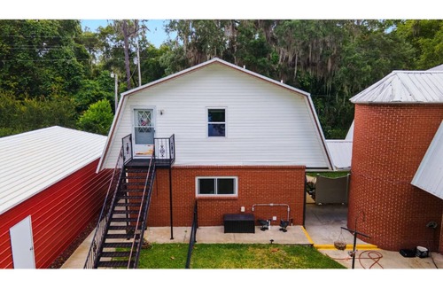 Silver Springs Apartment | Come & get Away from it all!