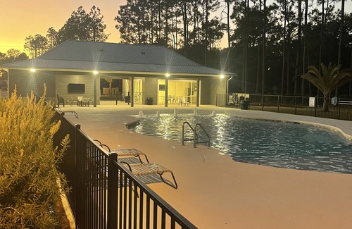 Oak House | Come, Glamp with us near the beaches of Gulf Shores, AL . 2022 Glen Luxury RV