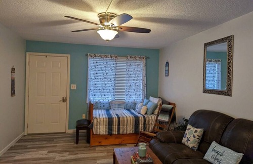 Summerton Apartment | Come on Down to Goat Island!n