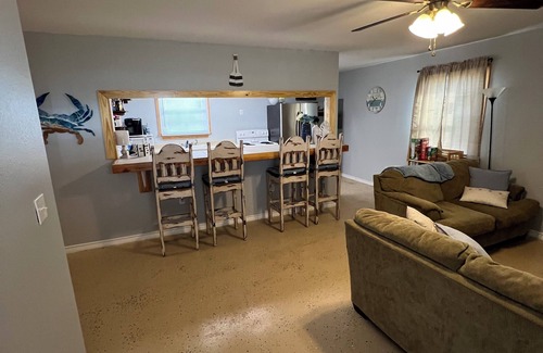 Palacios House | Come relax and enjoy the salt air!