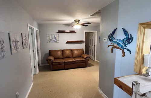 Palacios House | Come relax and enjoy the salt air!