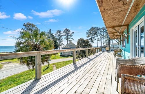 Minnesott Beach Cottage | Come relax at Pelican Watch