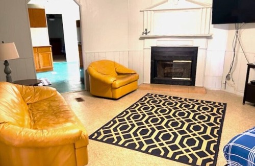 Redwood House | Come relax in Jack's Place