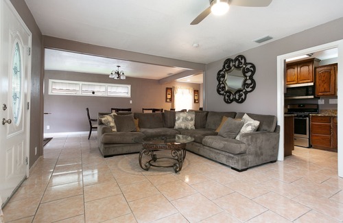 North San Antonio - SAT House | Come spend your Summer Vacation in Texas with a Private Pool, Jacuzzi & Arcade