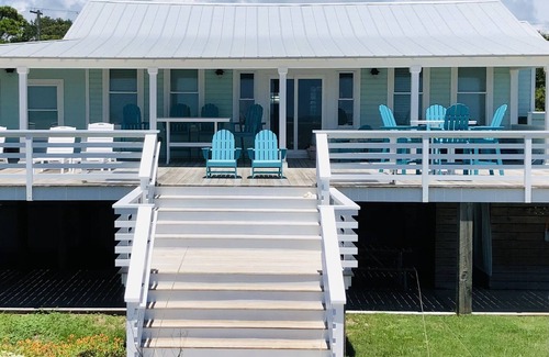 Folly Beach House | Come stay in this front beach original Folly cottage with“A Million Dollar View”