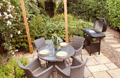 Irstead House | Come & stay on a real Norfolk Vineyard