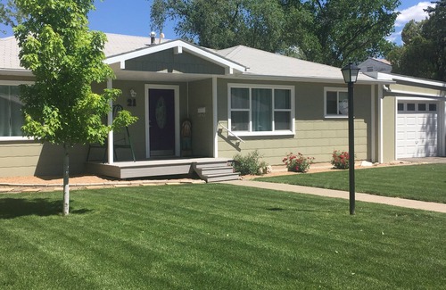 Montrose House | Come & stay with us and enjoy the beauty of the western slope of Colorado.