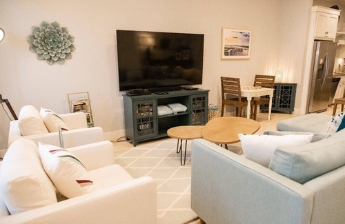 Cinnamon Shore Condo | Come stay with us at the Golden Hour! Spacious and relaxing 2 bed/2 bath cond