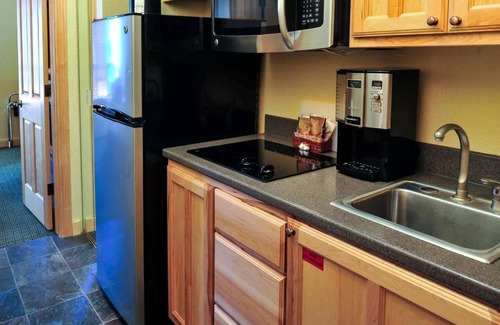 Brian Head Condo | Come to Cedar Breaks Lodge & Spa! Awesome resort condo skier's dream- Brian Head