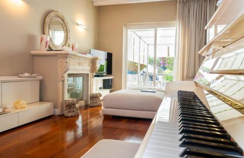 Cannizzaro Apartment | ComeCasa La Finestra sul Mare Apartment