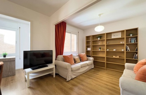 Sants Apartment | Comfortable 3-bedroom apartment with terrace, close to the center