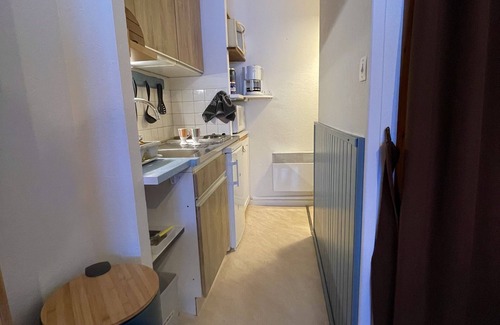 Besse-et-Saint-Anastaise Apartment | Comfort and south-facing view for 5 people