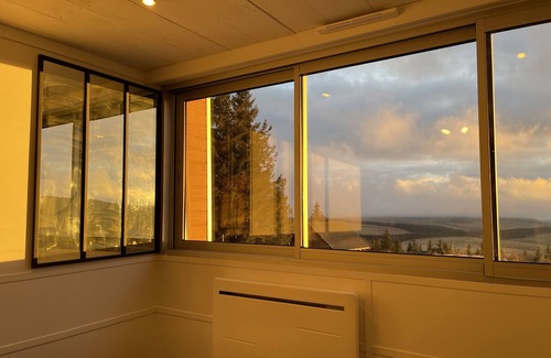 Besse-et-Saint-Anastaise Apartment | Comfort and south-facing view for 5 people