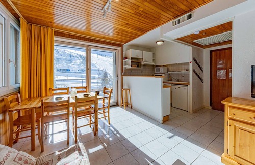Saint-Francois-Longchamp Apartment | Comfort in resort: 1BR for 6, ski-in, close to shops