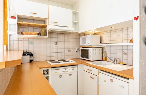 Saint-Francois-Longchamp Apartment | Comfort in resort: 1BR for 6, ski-in, close to shops