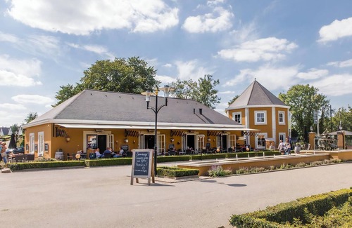 Municipality of Valkenburg aan de Geul Apartment | Comfort 2-person apartment in the holiday park Landal Kasteeldomein De Cauberg