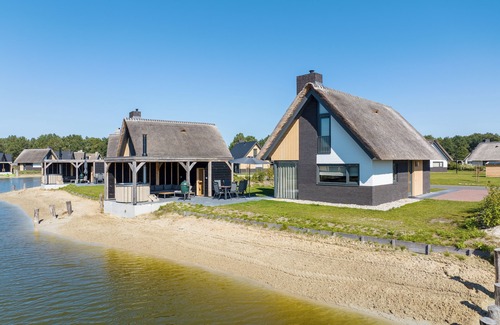 Westerbork House | Comfort 8-person residence in the holiday park Landal Drentse Lagune