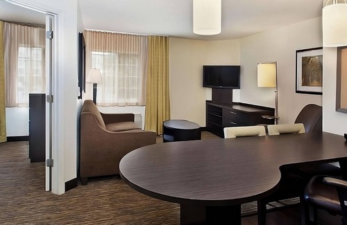 Somerset Hotel | Comfort and Convenience! 4 Pet-friendly units to enjoy. Near Billy Bob's Texas!