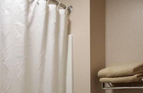 Mount Vernon House | Comfort and Convenience! 3 Affordable Units, Free Parking, Near Riverbend Park
