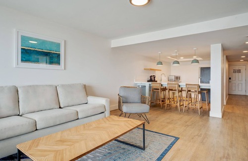 Islamorada Hotel | Comfort and Convenience! Free Onsite Parking, Pets Allowed, Free Breakfast