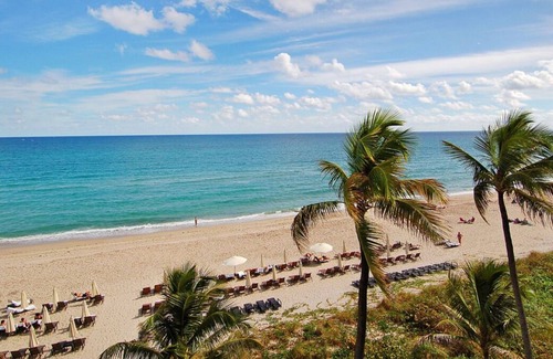 Palm Beach House | Comfort and Convenience! 3 Garden View Rooms | Private Beach Access + Pool