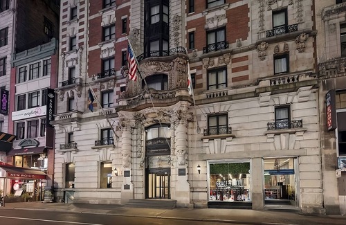 Koreatown Hotel | Comfort and Convenience! 2 Relaxing Units, Short Drive to the Statue of Liberty!