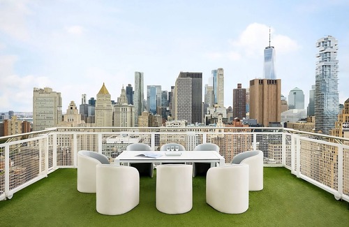 SoHo Hotel | Comfort and Convenience! Parking, Pets Allowed, Close to Elizabeth Street Garden