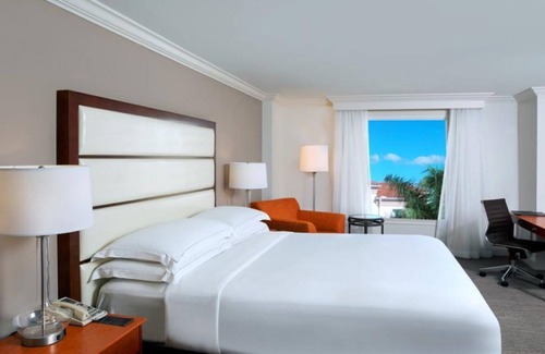 Park Shore House | Comfort and Convenience! 3 Family-friendly Units, Outdoor Pool, Free Parking!