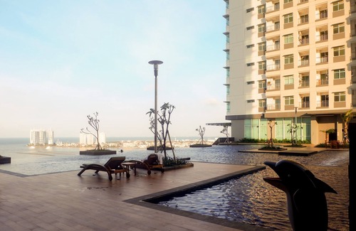 Pluit Apartment | Comfort And Elegant 1Br Green Bay Condominium Apartment