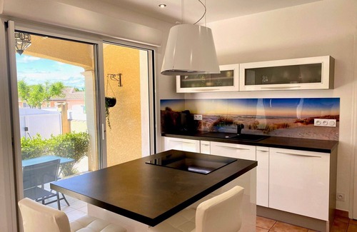 Meze House | Comfort and Relaxation Guaranteed - 3 Stars, 3 Keys Villa in Mèze