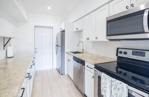Bay Harbor Islands Apartment | Comfort and Style 2 Bed 1 bath 2 min to the Beach!
