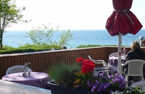 Alt Gaarz Condo | Comfort apartment with lake view, balcony, beach and. close to shopping, quiet, WiFi