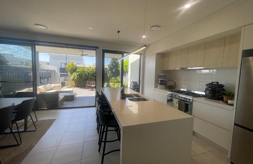 Shell Cove House | Comfort at Waterfront Precinct