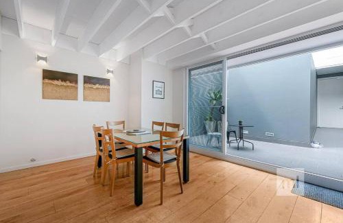 Crows Nest Apartment | Comfort & Classic in Crows Nest