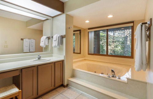 Sapphire Resort | Comfort & Convenience! 2 Spacious Units Near Cashiers Sliding Rock! Free Parking