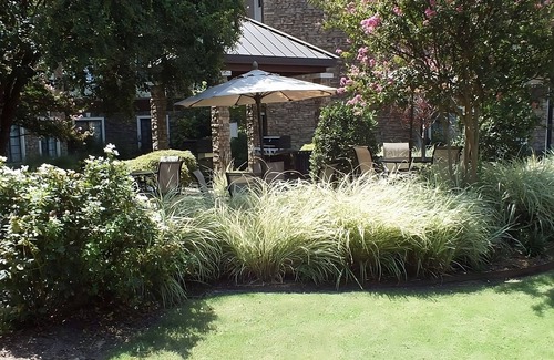 Las Colinas Apartment | Comfort & Convenience! 3 Spacious Units w/Kitchen! Onsite Parking & Breakfast!
