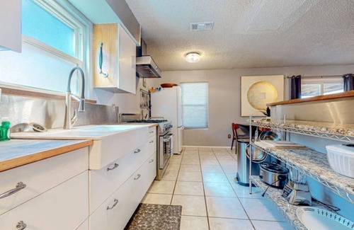Austin House | Comfort, convenience, and luxury appointments ☆SouthWest Austin Hideaway