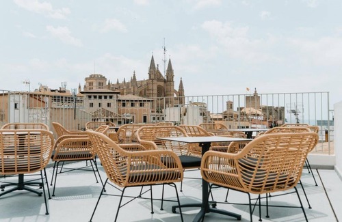 Sant Nicolau House | Comfort & Convenience! Spacious Pet-friendly Room, Large Window, Fantastic View
