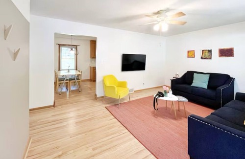 Gladstone House | Comfort & Convenience ~ 3 bed 1 bath Home