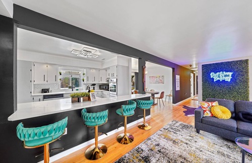 Coatesville House | Comfort, Fun, & charming! - 5BR oasis w/Pool