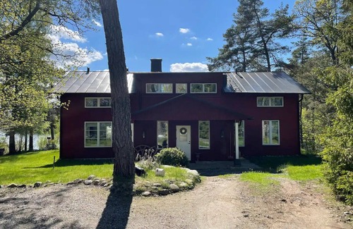 Varmdo House | Comfort holiday home with sea views near Stockholm