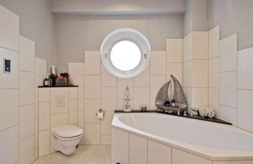 Rhein-Erft-Kreis District House | Comfort in Hürth with pool and fireplace