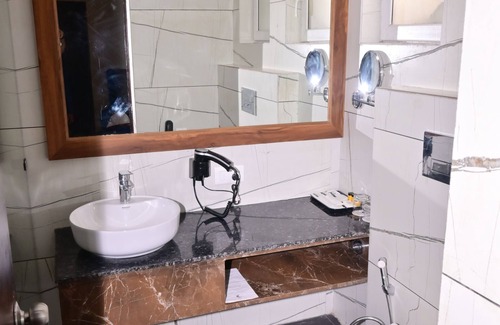 Ghazipur Hotel | Comfort Inn Shubhra Ghazipur
