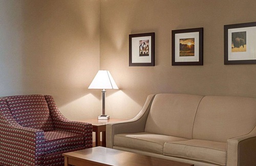 Watford City Hotel | Comfort Inn & Suites Watford City