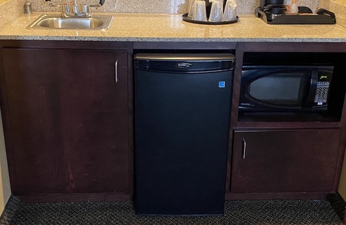 Wadsworth Hotel | Comfort Inn & Suites Wadsworth