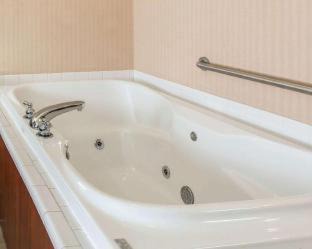 Traverse City Hotel | Comfort Inn Traverse City